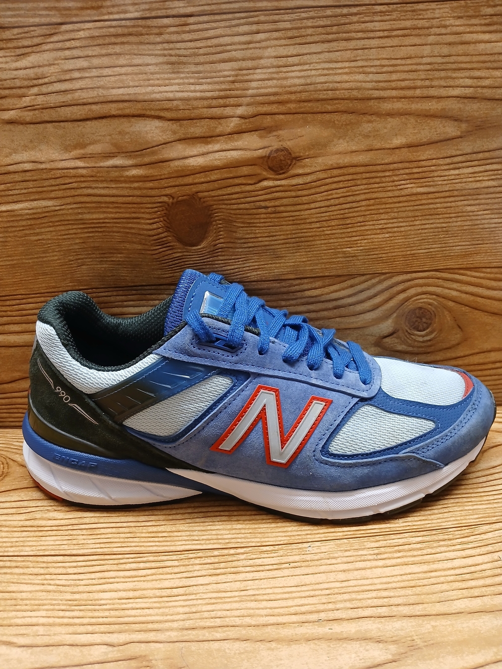New Balance Men’s Blue and White 990 V5  Running Sneakers